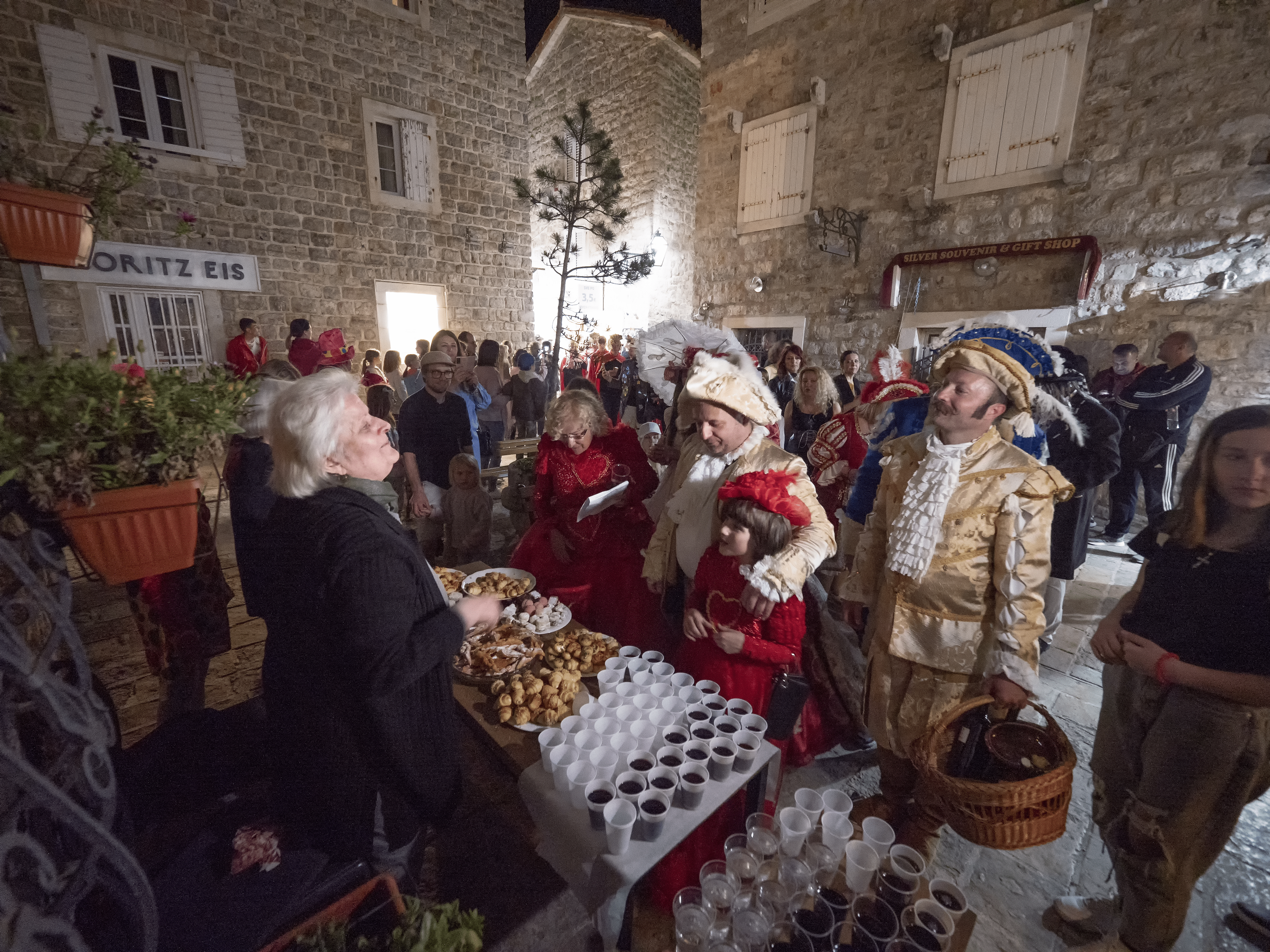 budva-hotels budva-food budva-beach-bar budva-restaurants budva-nightlife