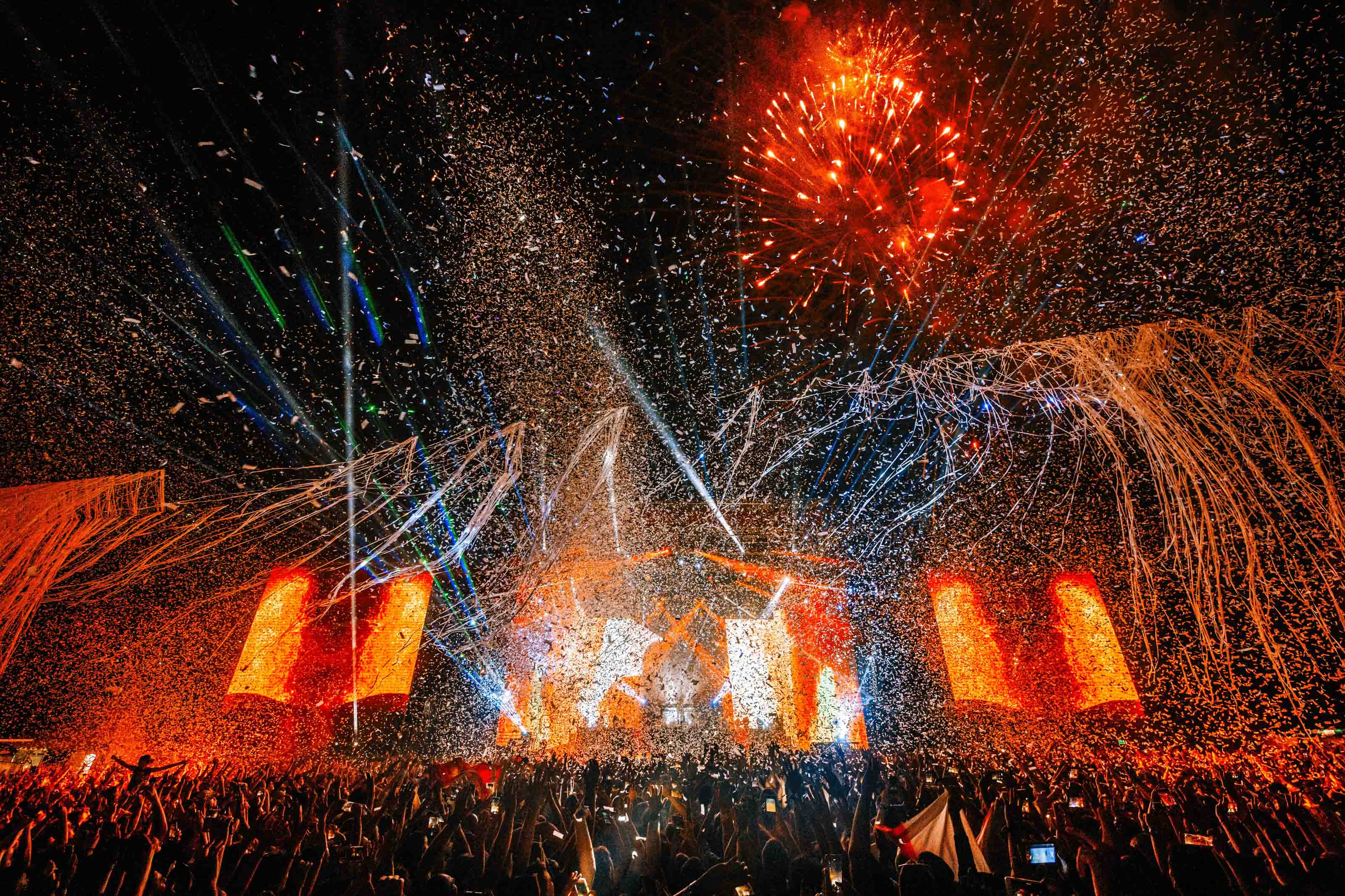 budva-nightlife budva-food adriatic-sea budva-beach-bar montenegro