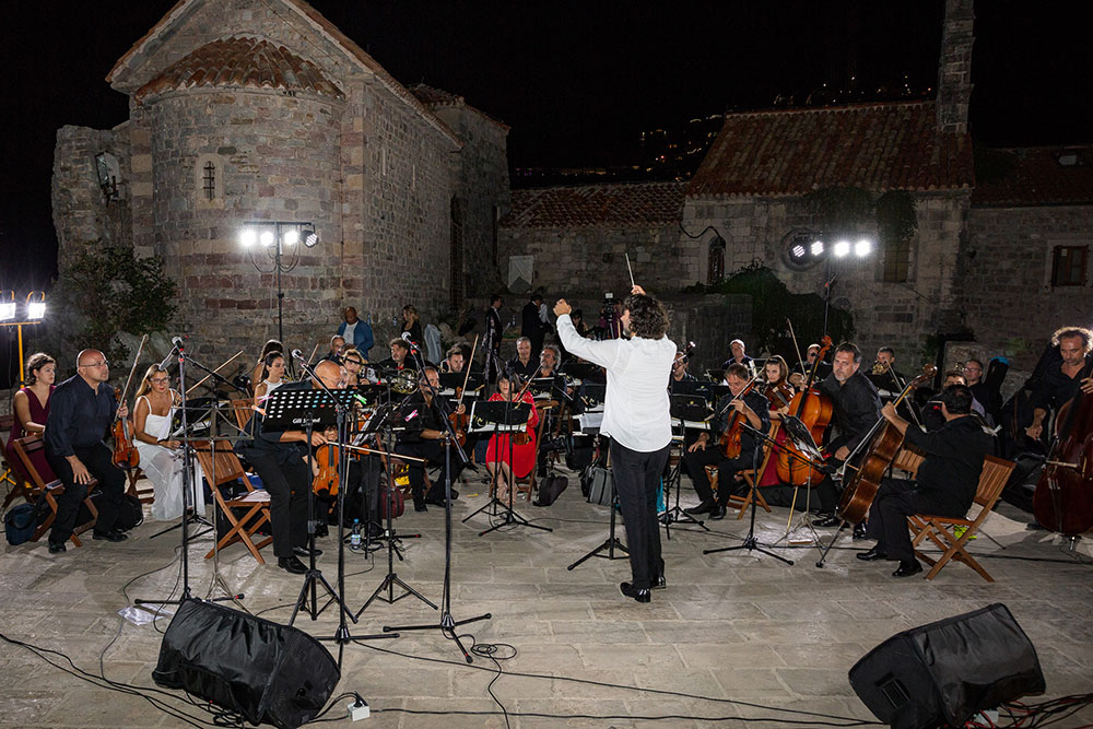 budva-hostels budva-beach-bar budva-tourist-organization budva-activities budva-hotels