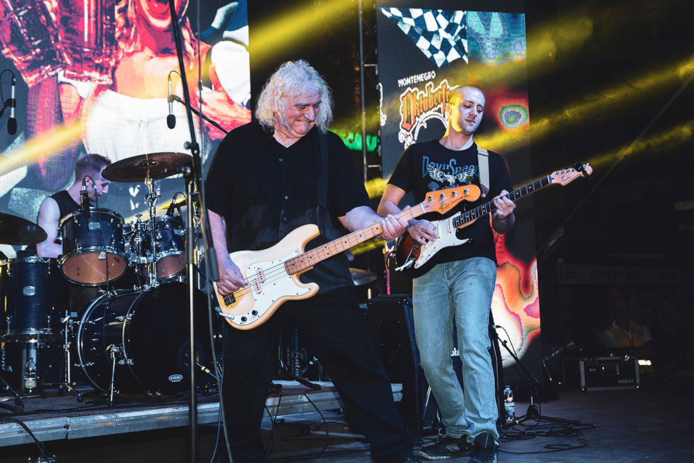 budva-yacht budva-beach budva budva-caffes budva-old-town