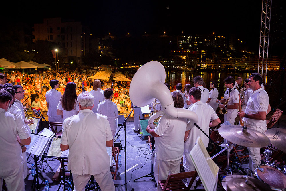 budva-restaurants budva-apartments budva-tourist-organization beach budva-registration-fee