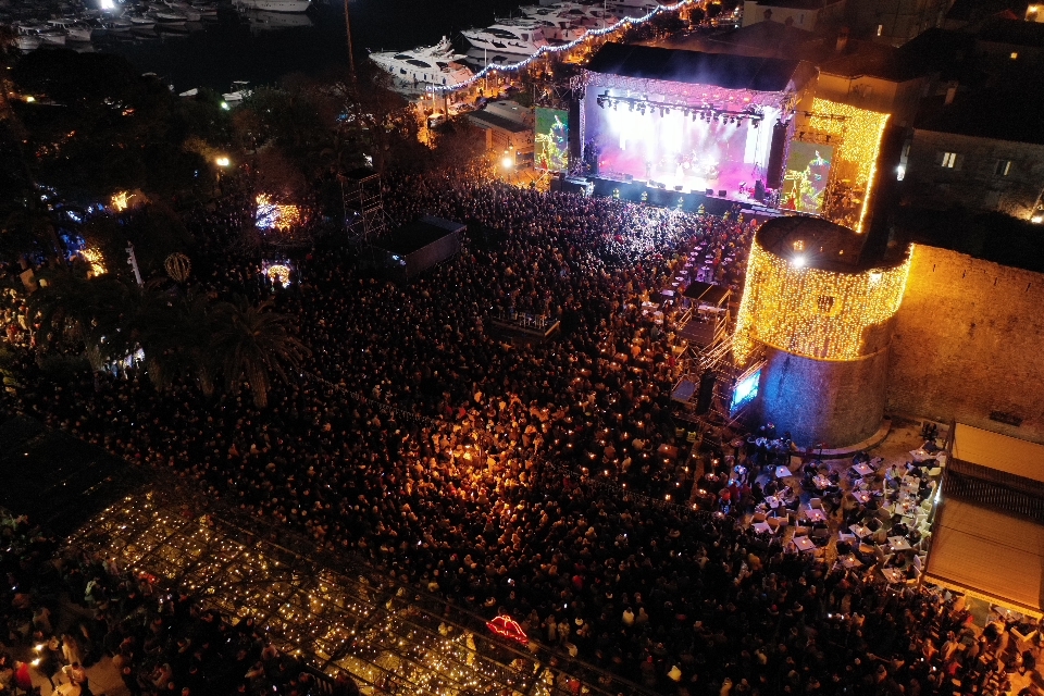 budva-beach-bar budva-Montenegro budva-tourist-organization budva-food budva-yacht